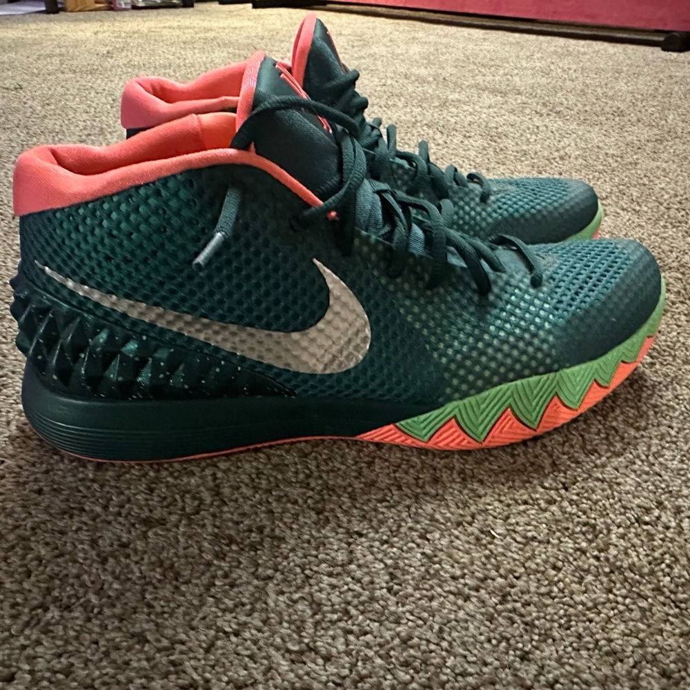 Nike basketball Kyrie 1 Venus Flytrap